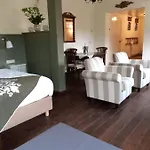 De Turfstaeker 住宿加早餐酒店 Ospel