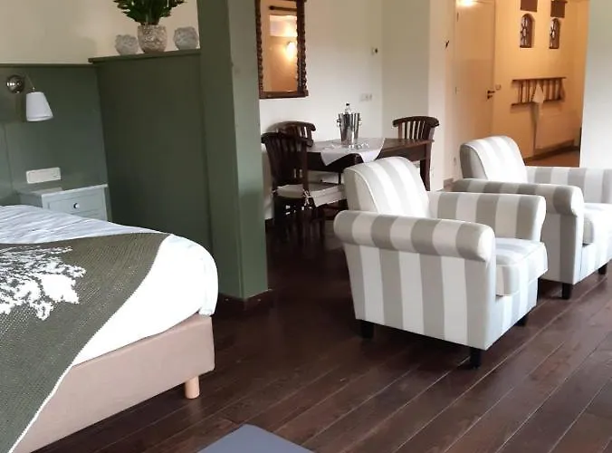 De Turfstaeker 住宿加早餐酒店 Ospel